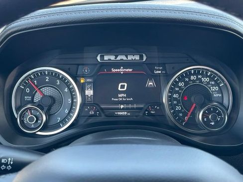 Used 2025 RAM 1500 Laramie AWD/4WD image 27