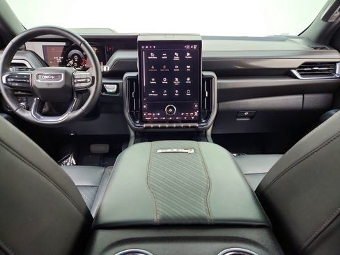 Used 2025 GMC Yukon XL AT4 AWD/4WD image 22