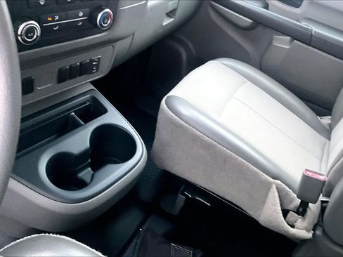 Used 2020 Nissan NV 3500 S image 15