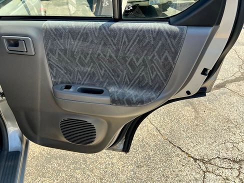 Used 2004 Isuzu Rodeo S image 14