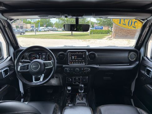 Used 2021 Jeep Wrangler Unlimited Sahara AWD/4WD image 15