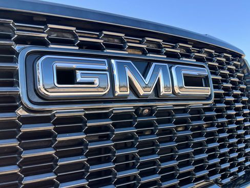 Used 2024 GMC Yukon XL Denali Ultimate image 65