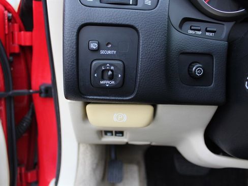 Used 2005 Lexus SC 430 Convertible image 21