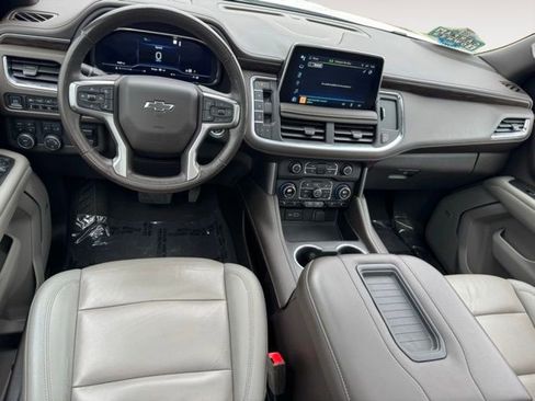 Used 2022 Chevrolet Tahoe Z71 w/ Z71 Off-Road Package AWD/4WD image 14