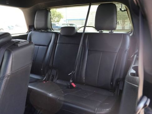 Used 2019 Ford Expedition XLT w/ Equipment Group 202A RWD image 25