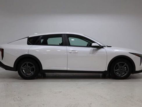 Used 2025 Kia K4 FWD image 9