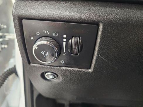 Used 2020 Jeep Grand Cherokee Laredo AWD/4WD image 20