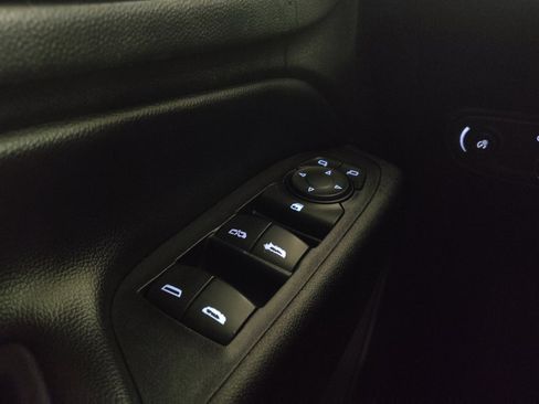 Used 2018 Chevrolet Equinox LT FWD image 27