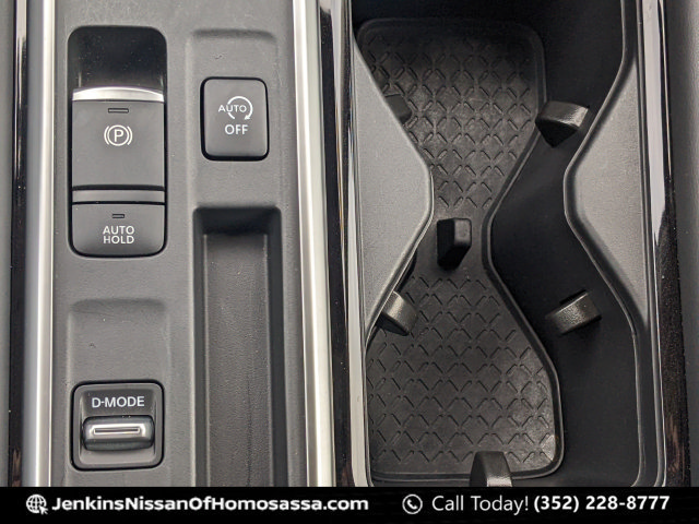 Used 2025 Nissan Pathfinder SV w/ SV Premium Package FWD image 45