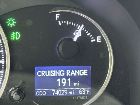 Used 2014 Lexus CT 200h image 16