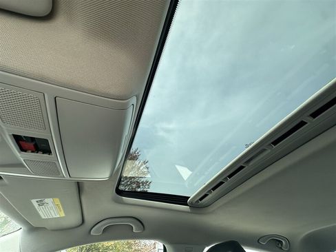 Used 2014 Volkswagen Jetta TDI FWD image 36