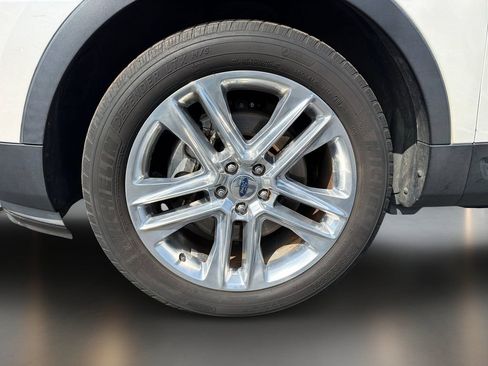 Used 2016 Ford Explorer XLT w/ Equipment Group 202A FWD image 10