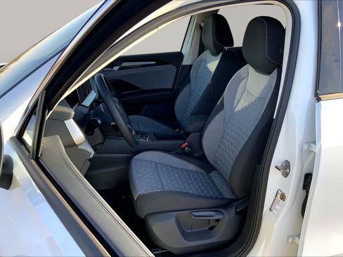 New 2026 Volkswagen Tiguan S FWD image 9