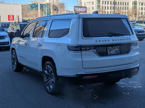 Used 2024 Jeep Grand Wagoneer Series III w/ Rear Seat Video Group 1 image 5