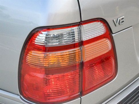 Used 2000 Toyota Land Cruiser AWD/4WD image 10