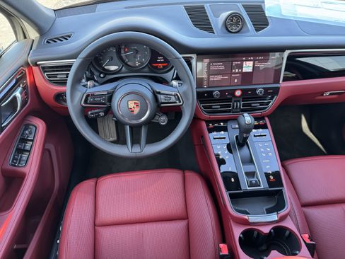 New 2025 Porsche Macan image 18