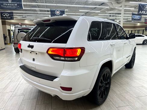 Used 2019 Jeep Grand Cherokee Altitude image 7