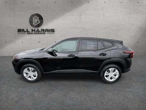Used 2025 Chevrolet Trax LS w/ Driver Confidence Package FWD image 10