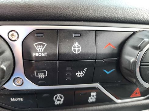 Used 2024 Jeep Gladiator Rubicon w/ Safety Group AWD/4WD image 25