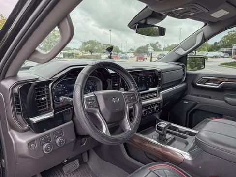 Used 2024 Chevrolet Silverado 1500 LT Trail Boss w/ Convenience Package II AWD/4WD image 13