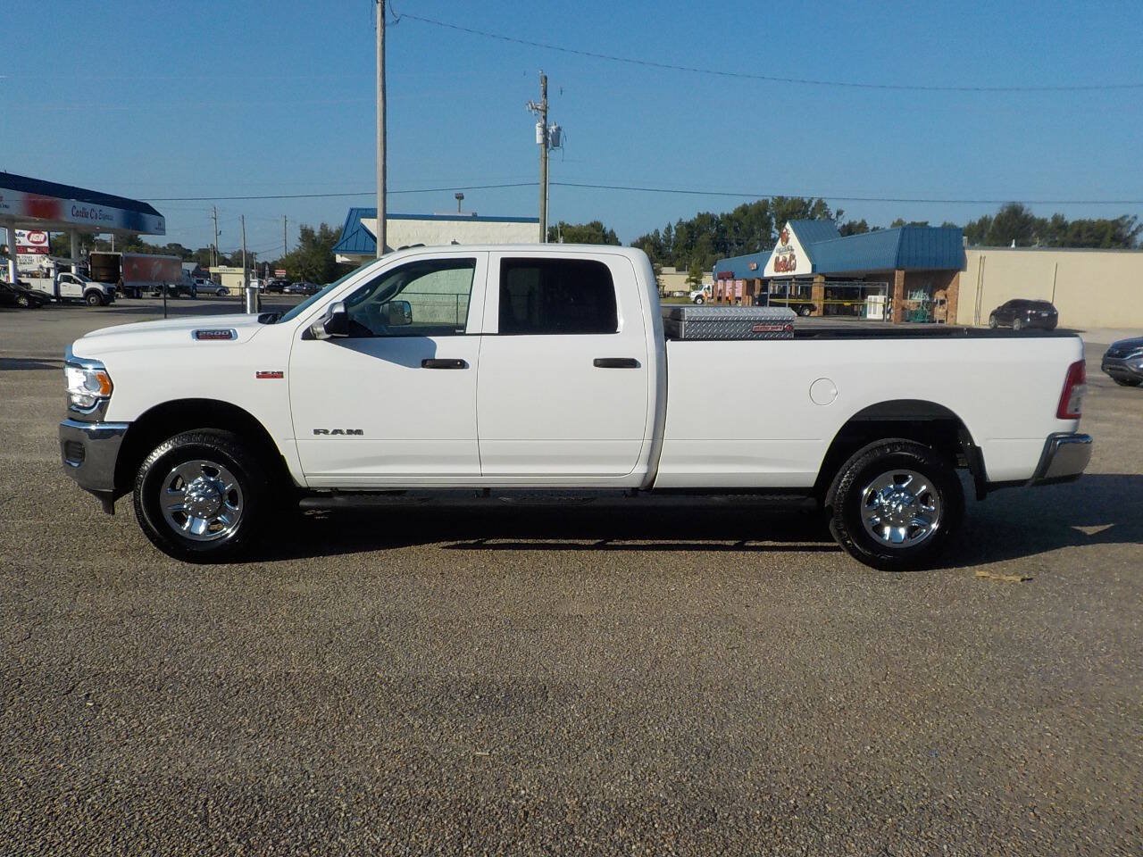 Used 2021 RAM 2500 Tradesman w/ Chrome Appearance Group AWD/4WD image 2