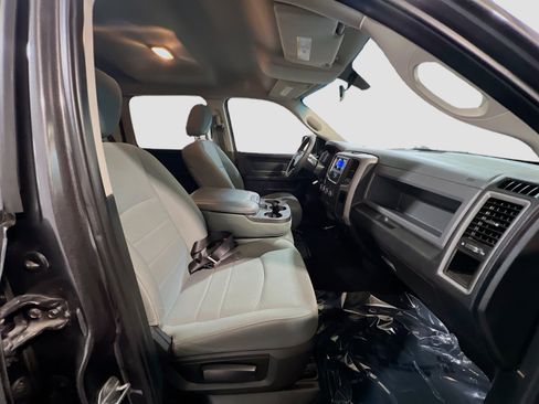 Used 2017 RAM 1500 Express RWD image 18