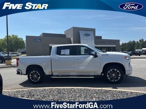 Used 2024 Chevrolet Silverado 1500 High Country w/ Technology Package AWD/4WD image 1