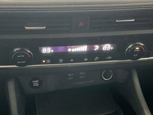 Used 2024 Nissan Rogue SV image 18