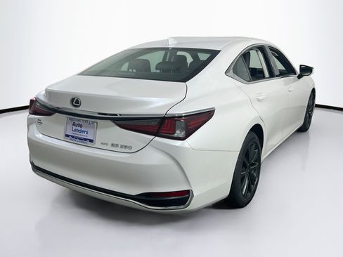 Used 2021 Lexus ES 250 w/ Accessory Package 2 AWD/4WD image 5