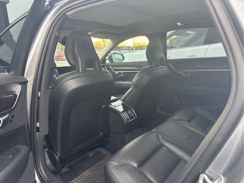 Used 2018 Volvo S90 T5 Momentum w/ Convenience Package image 5