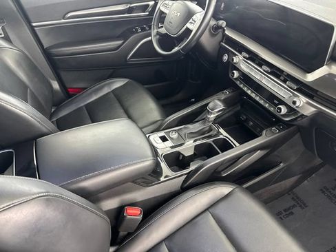 Certified 2025 Kia Telluride S FWD image 23