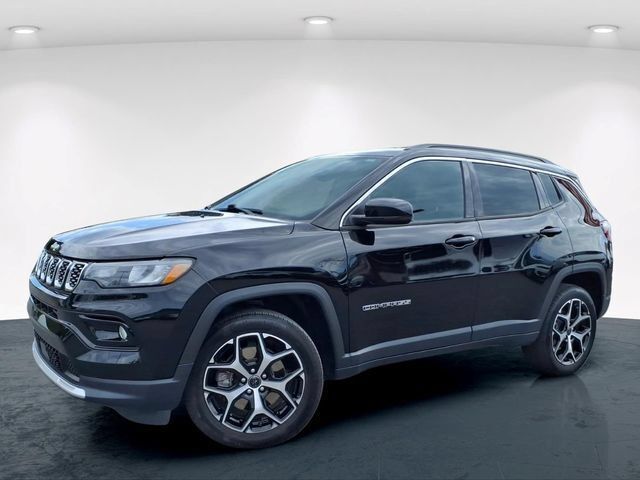 Used 2025 Jeep Compass Limited AWD/4WD image 2
