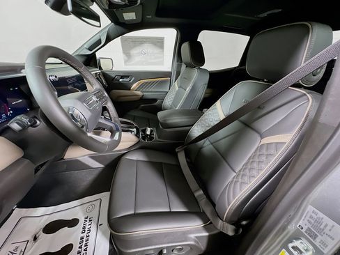 New 2026 GMC Canyon Denali image 17