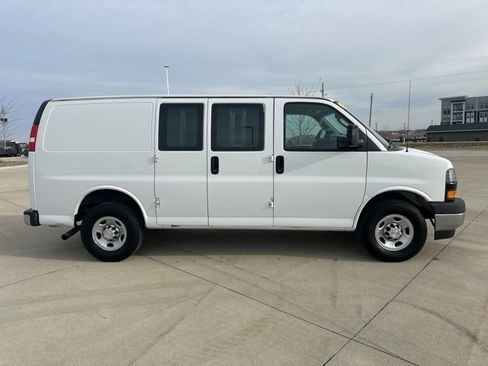 Used 2018 Chevrolet Express 2500 w/ Driver Convenience Package image 2
