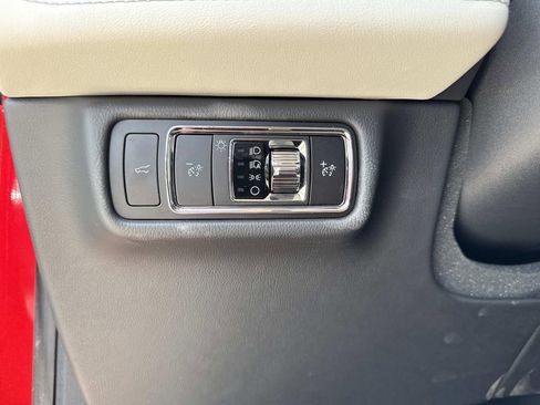 New 2026 Lincoln Aviator AWD image 32