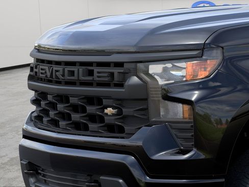 Used 2025 Chevrolet Silverado 1500 Custom image 11