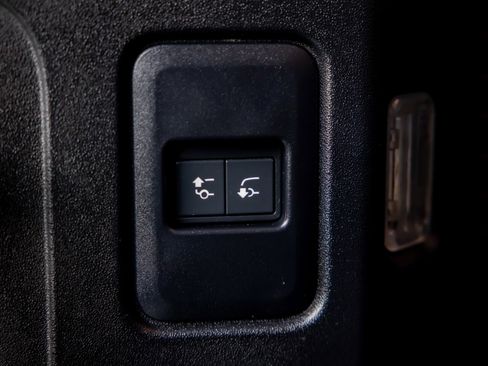 Used 2023 Land Rover Defender 130 First Edition AWD/4WD image 39