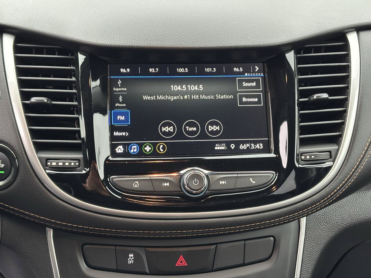 Used 2019 Chevrolet Trax LT w/ LT Convenience Package FWD image 25