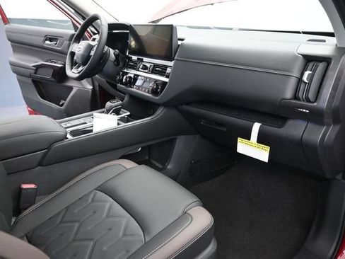 Used 2026 Nissan Pathfinder Platinum FWD image 48