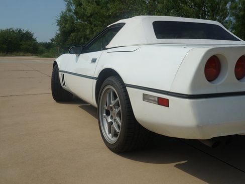Used 1989 Chevrolet Corvette Convertible image 30