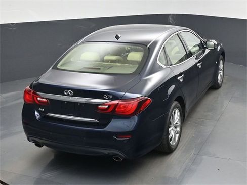 Used 2017 INFINITI Q70 3.7 image 49