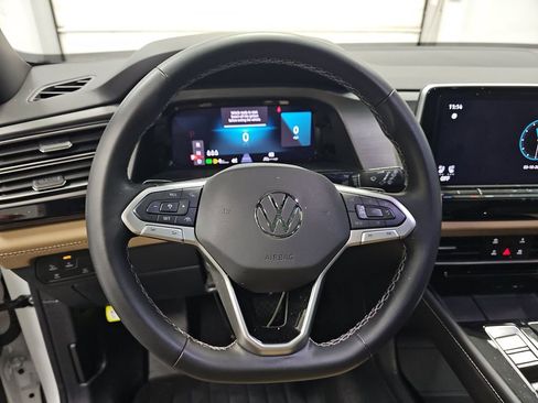 Used 2024 Volkswagen Atlas Cross Sport SE w/ Panoramic Sunroof Package image 6