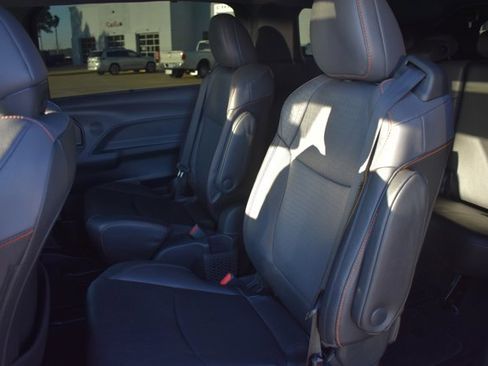 Used 2023 Toyota Sienna XSE image 15