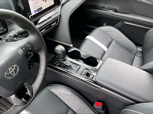 Used 2026 Toyota Camry SE FWD image 17