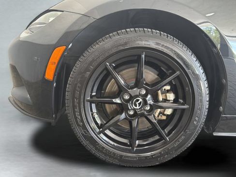 Used 2020 MAZDA MX-5 Miata Sport RWD image 35