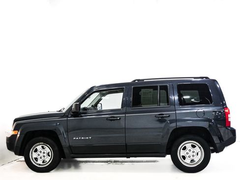 Used 2016 Jeep Patriot Sport w/ Power Value Group FWD image 5