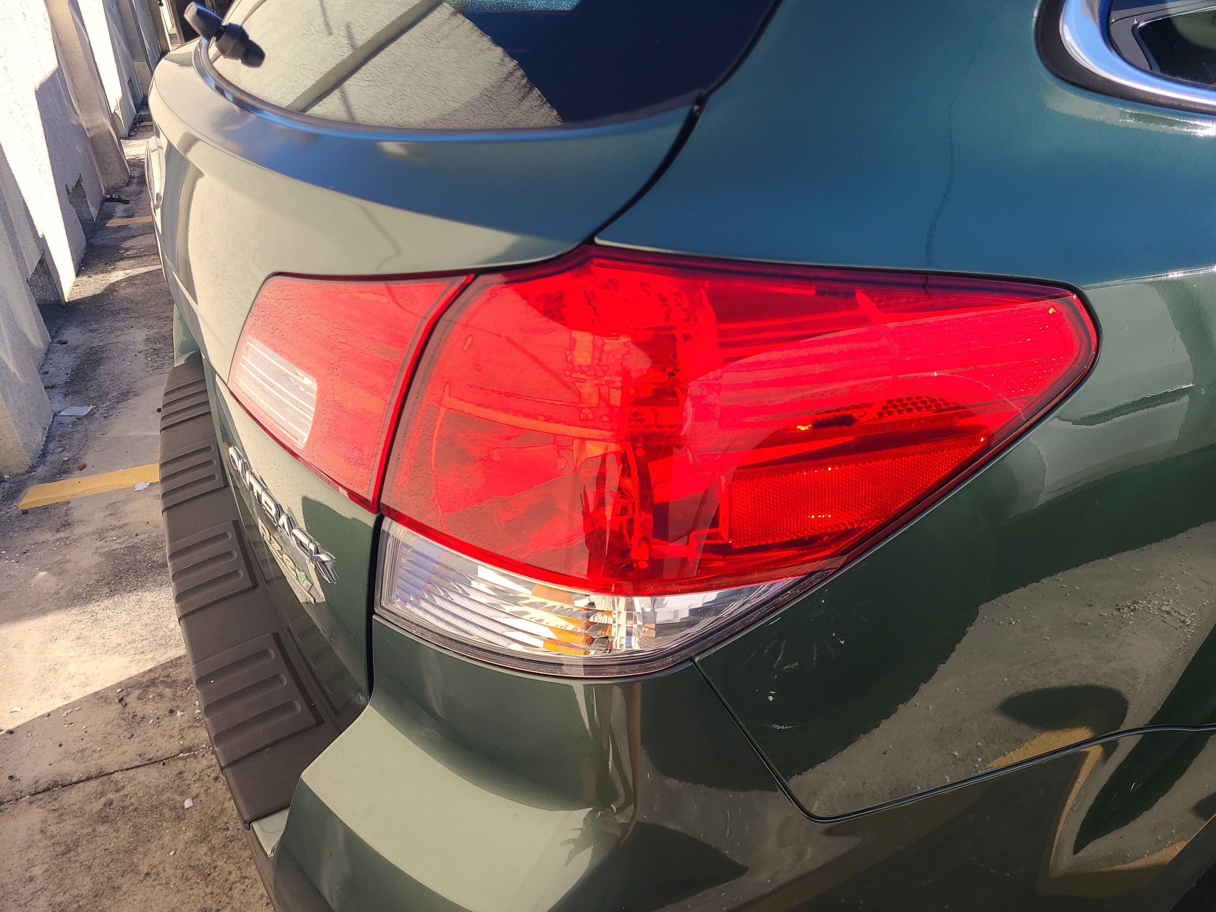 Used 2012 Subaru Outback 2.5i w/ Alloy Wheel Pkg AWD/4WD image 9