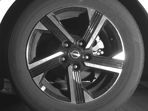 Used 2025 Nissan Sentra SV FWD image 14