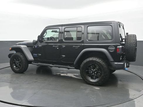 Used 2024 Jeep Wrangler Unlimited AWD/4WD image 3