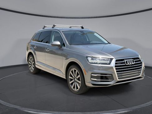 Used 2017 Audi Q7 3.0T Premium Plus w/ Premium Plus Package AWD/4WD image 12